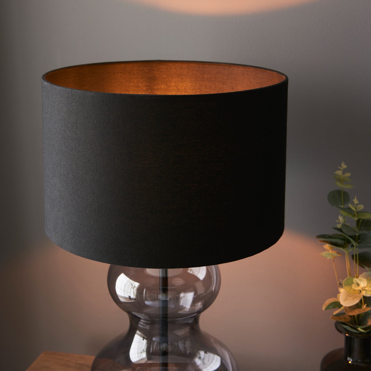 Kelda Shaped Table Lamp Black