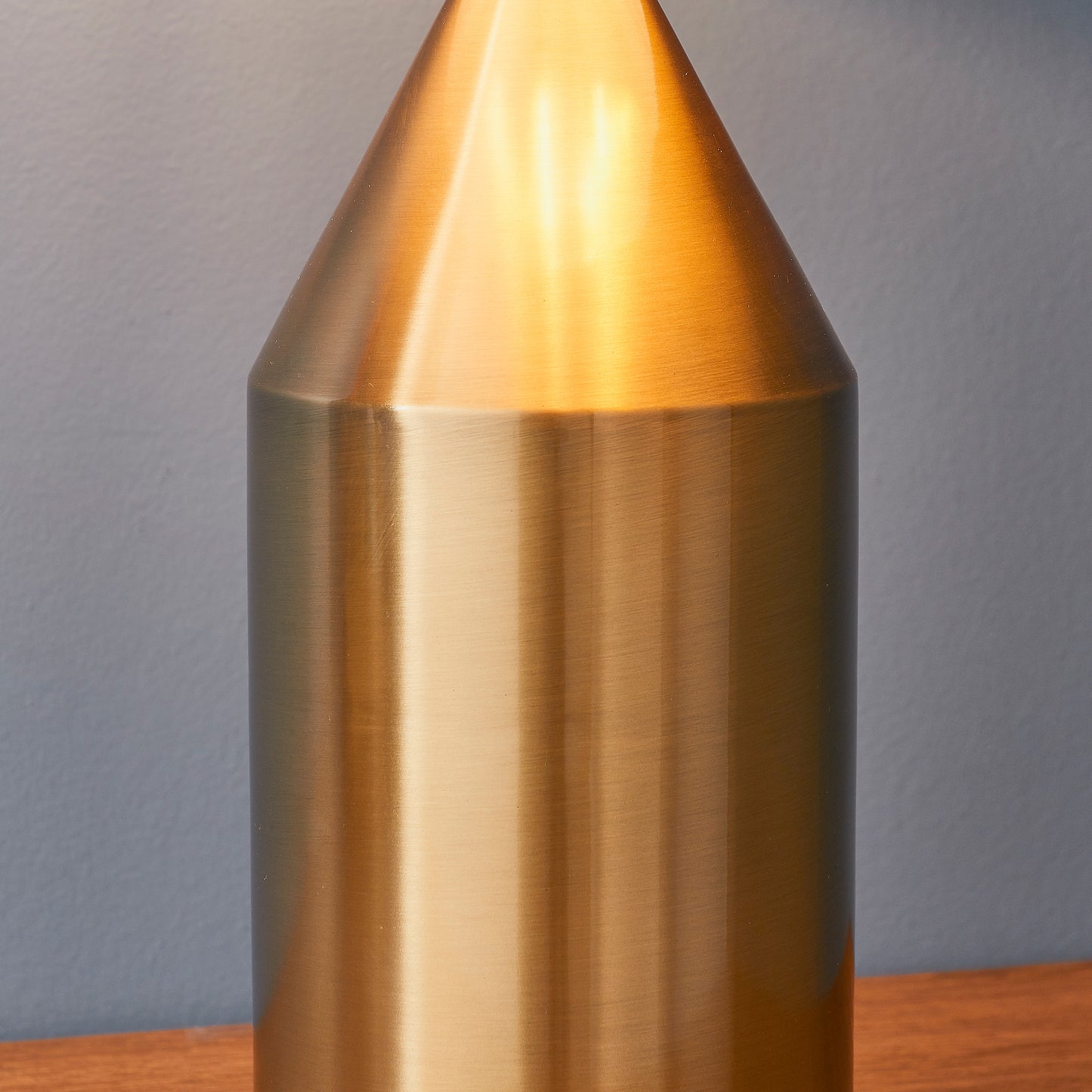 Nova Table Lamp